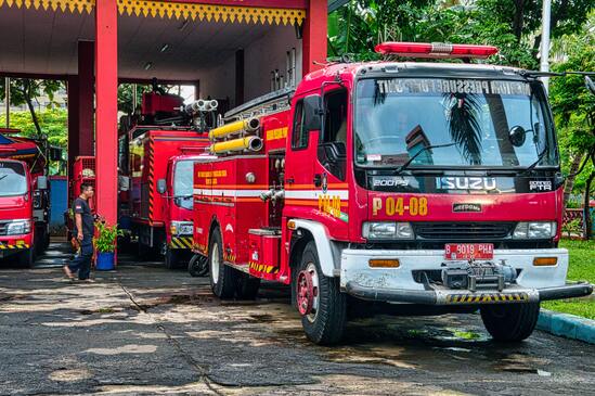 LOS CUARTELES DE BOMBEROS